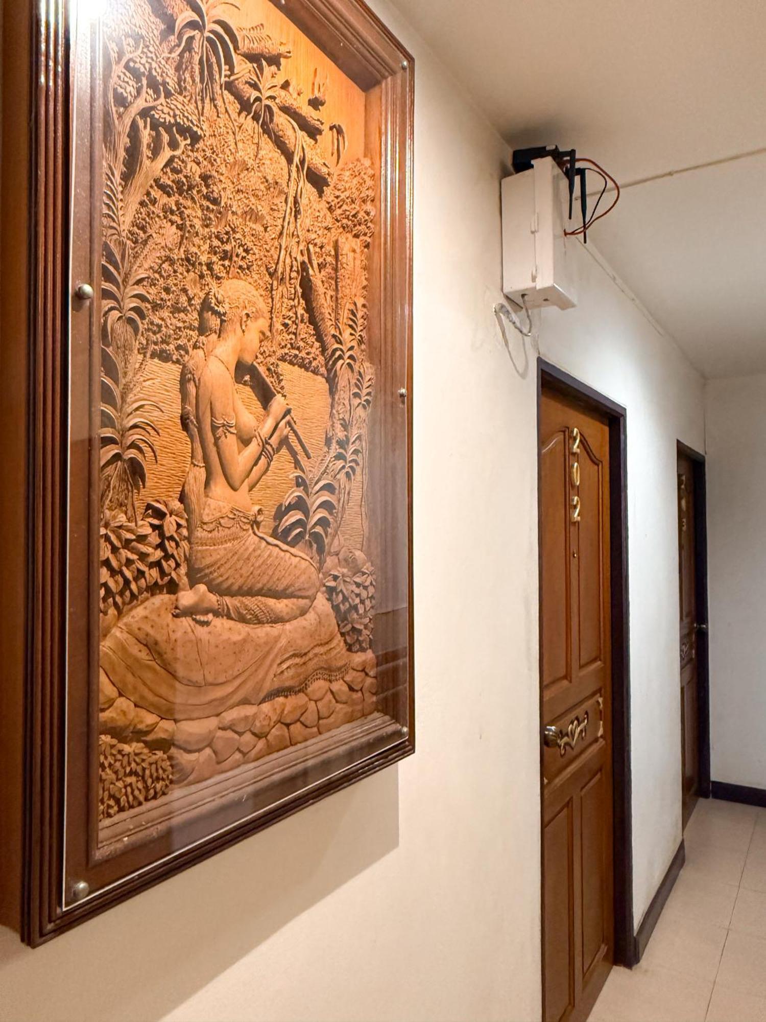 Ban Ao Thong Hotel Trang Bagian luar foto