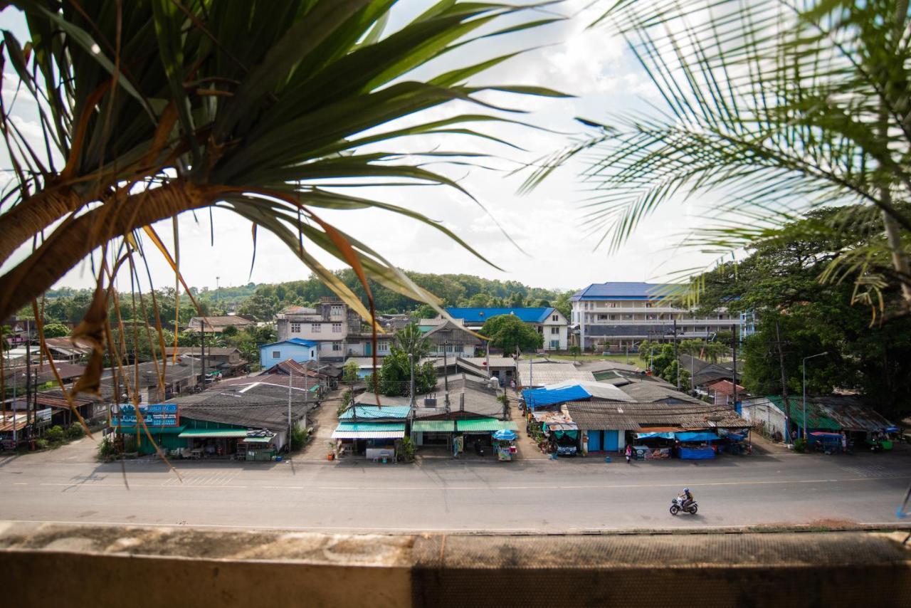 Ban Ao Thong Hotel Trang Bagian luar foto